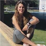 Doy clases de piano y solfeo, juntas o separadas. Estoy formada en la Escuela Municipal de Música y Danza, con experiencia de más de 5 años
